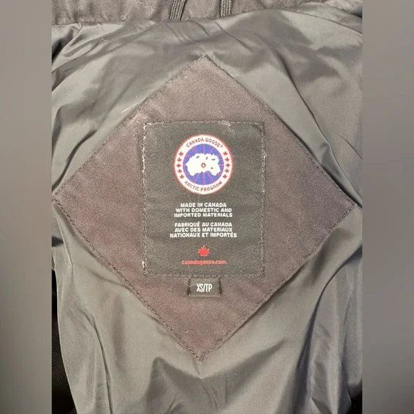 Canada Goose Arctic Program Ladies Trillium Parka HD Black Coyote Fur Trim Coat - Picture 9 of 15